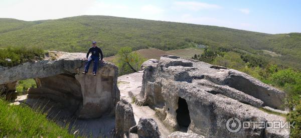 Средневековый пещерный город Эски-Кермен (Россия, Крым) фото