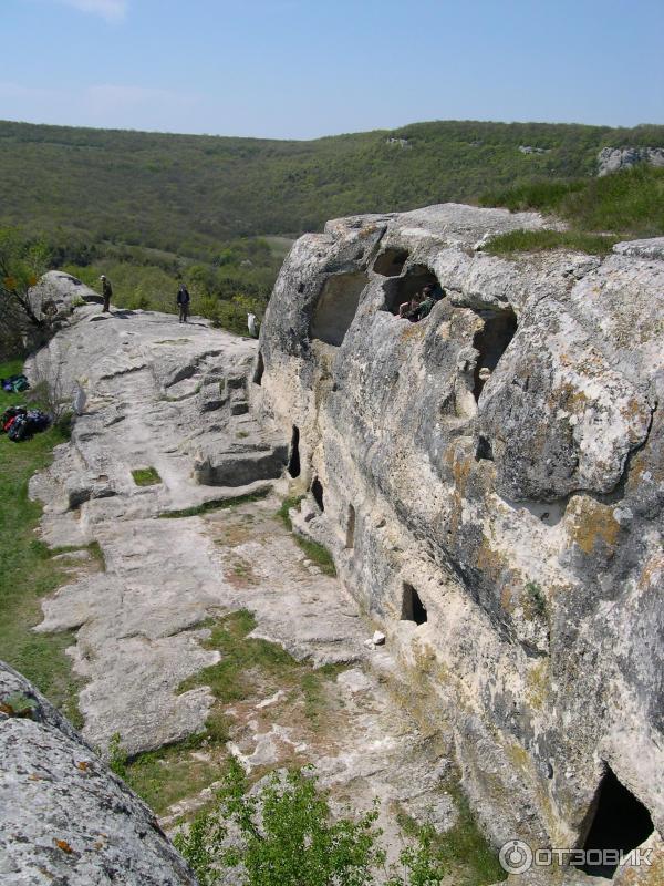 Средневековый пещерный город Эски-Кермен (Россия, Крым) фото