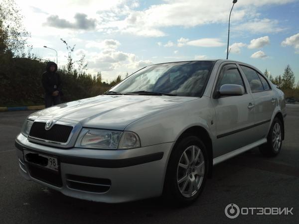 Автомобиль Skoda Octavia хэтчбек фото