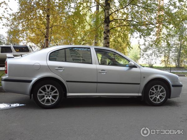 Автомобиль Skoda Octavia хэтчбек фото