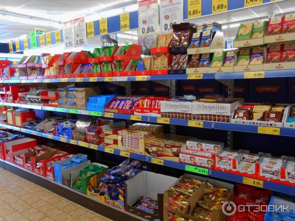 Магазины крита. Продуктовый магазин на Крите. Супермаркет на Крите. Супермаркет на Крите название. Детские печенья в Греции в магазине.