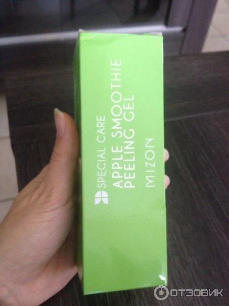 Пилинг-скатка Mizon Apple Smoothie Peeling Gel фото
