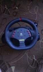 Руль Logitech MOMO Racing Force Feedback фото