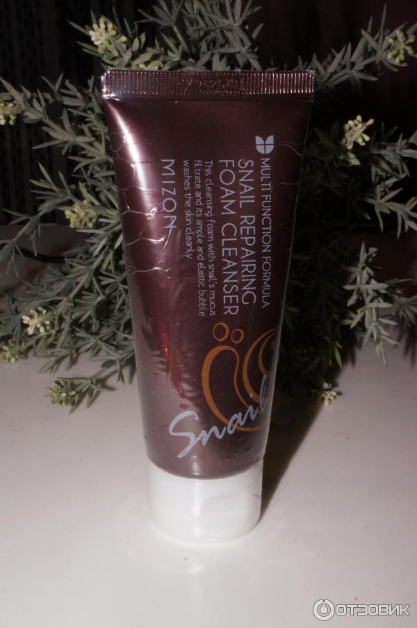 Пенка для умывания с фильтратом улиточной слизи Mizon Snail Repairing Foam Cleanser фото